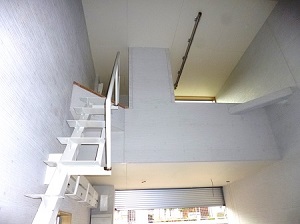 ｲﾝﾅｰｶﾞﾚｰｼﾞ＆太陽光ﾓｼﾞｭｰﾙ（20kw）を備えたﾄﾚﾝﾄﾞﾊｳｽ